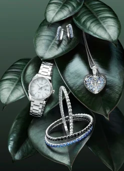 Armband aus Edelstahl mit weißen Kristallen