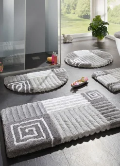 Badgarnitur mit rutschhemmender Rückseite