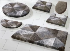 Badgarnitur von Grund mit geometrischem Dessin
