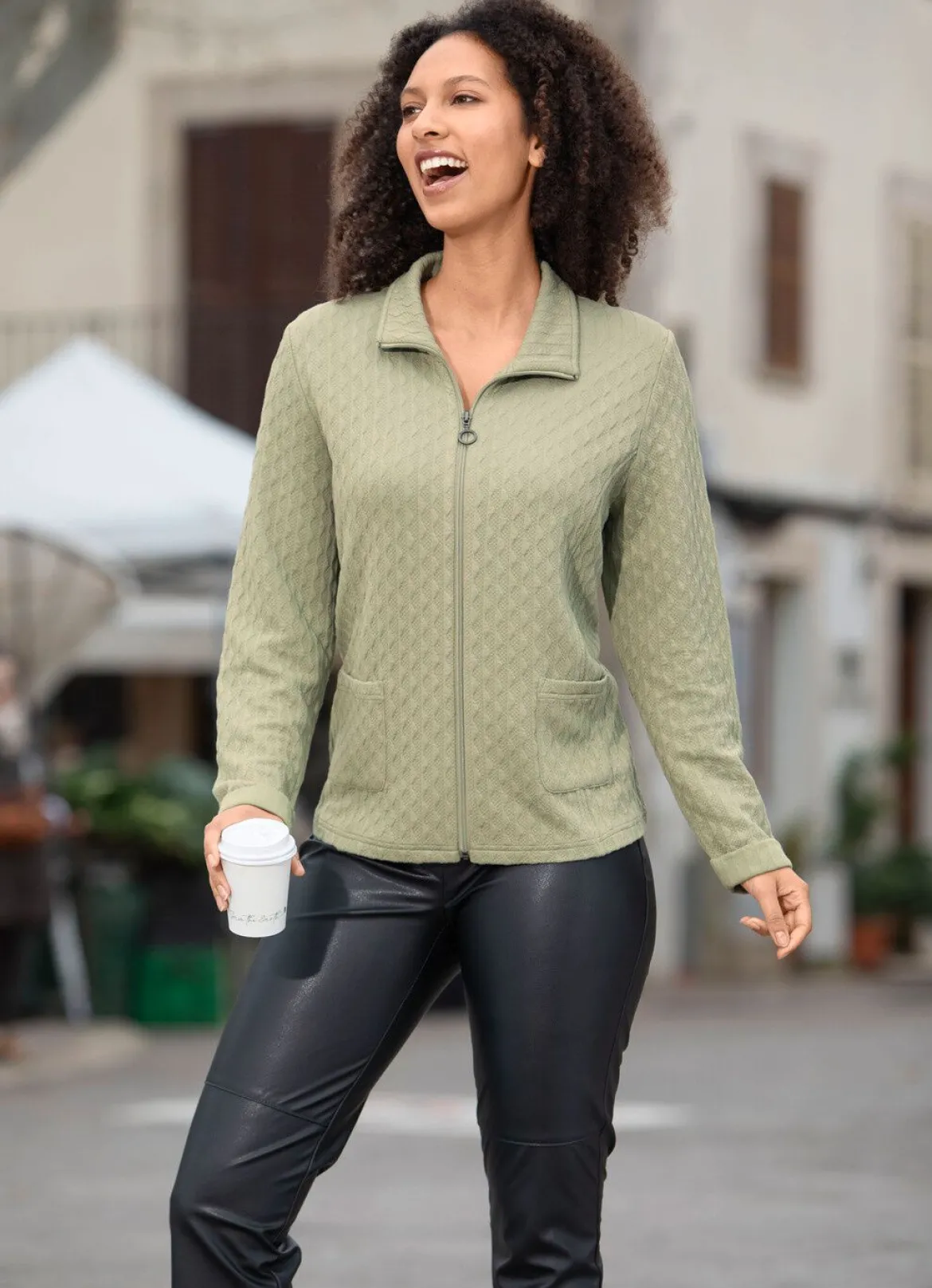 Blusenjacke mit aufgesetzten Taschen