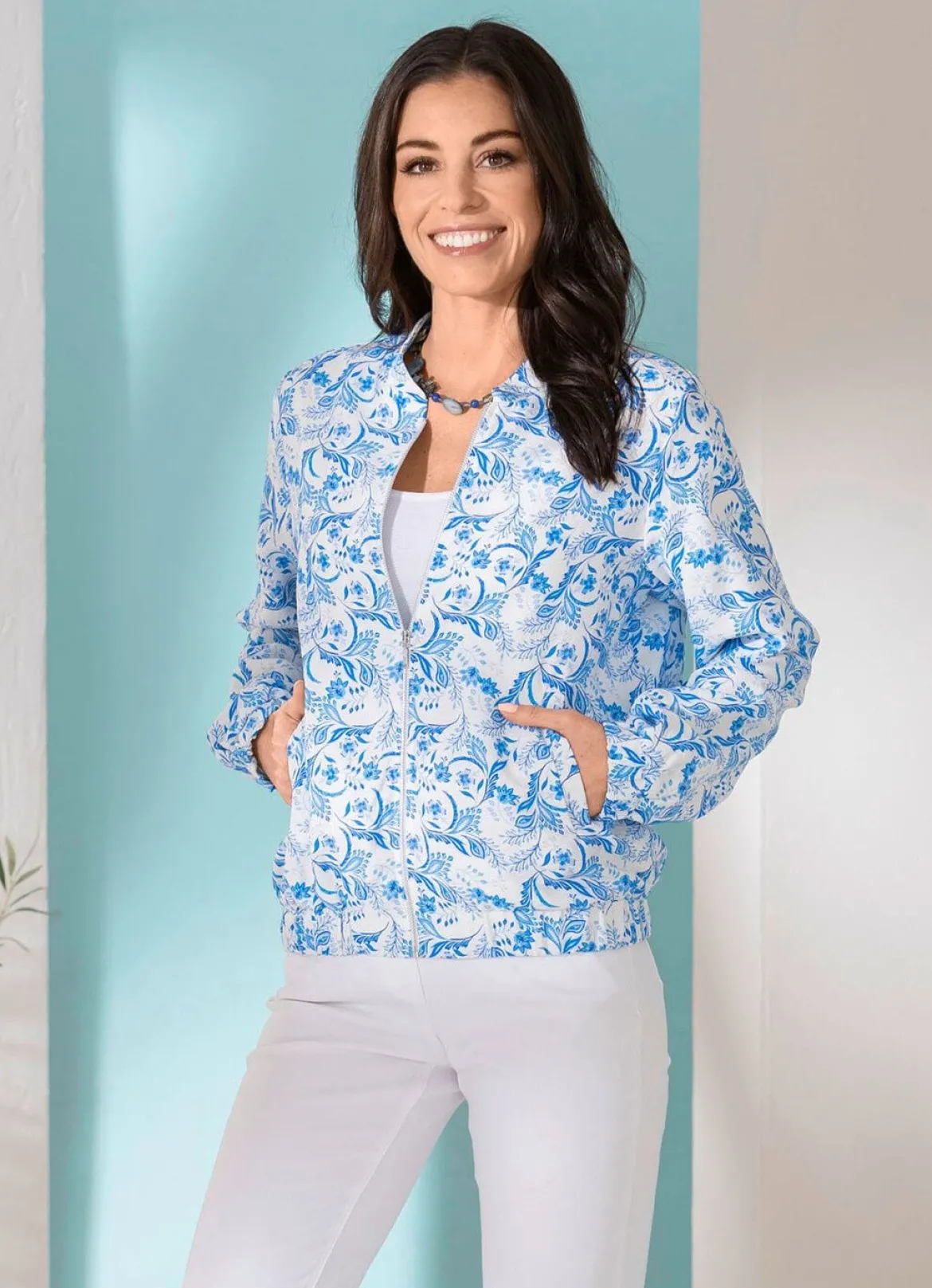 Blusenjacke mit gesmokten Abschlüssen