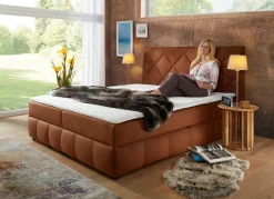 Boxspringbett mit Bettkasten und Topper