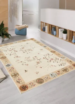 Brücken und Teppiche mit Blumen- und Rankenmotiven