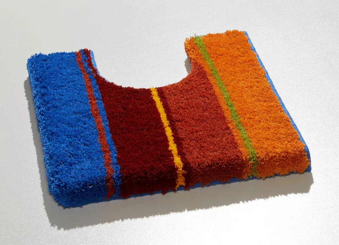 Bunte Badgarnitur aus dem Hause Grund