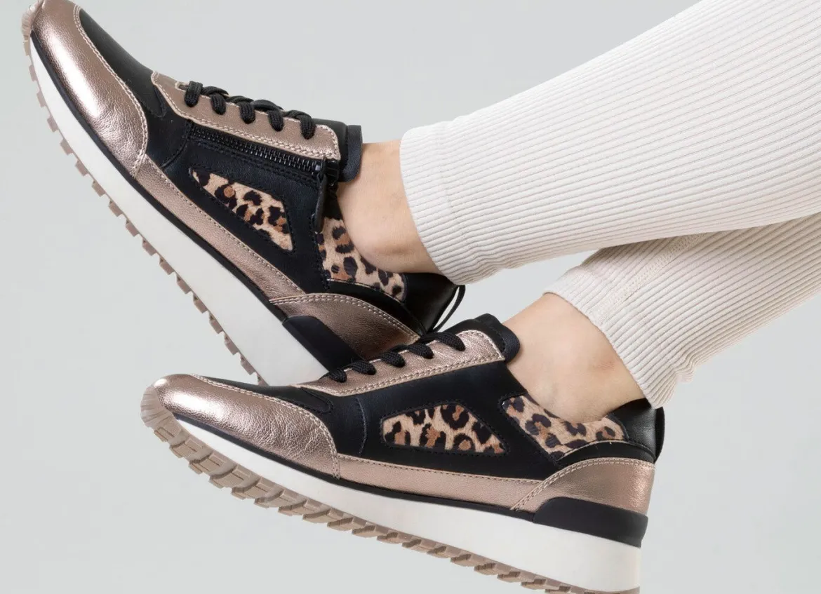 Caprice, trendige Damen-Sneaker, Weite G, mit herausnehmbarem Lederfußbett