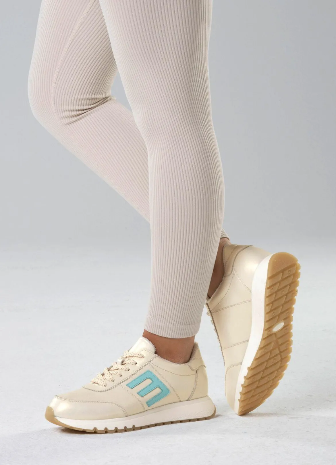 ELENA EDEN Sneaker aus schimmerndem Nappaleder