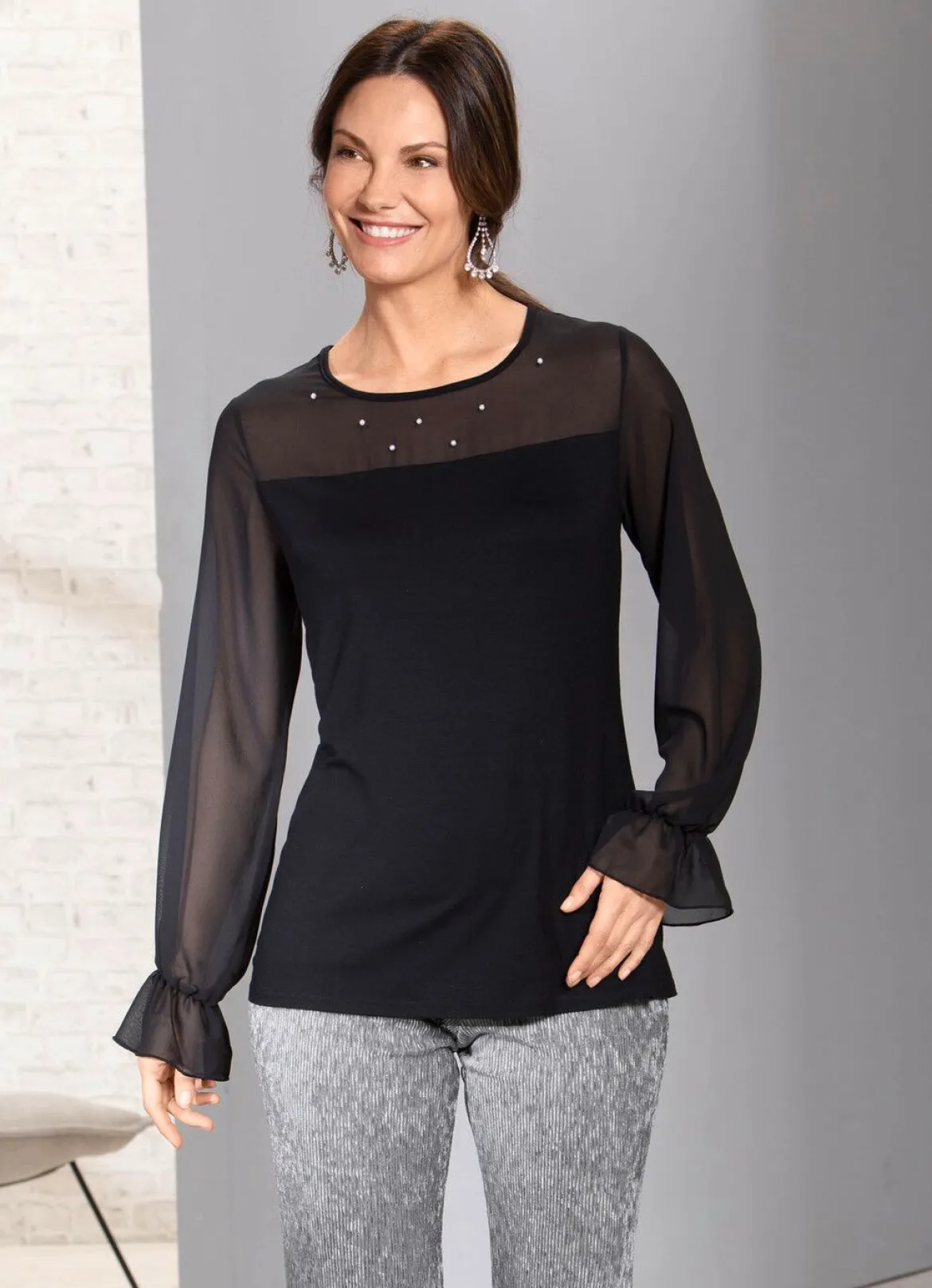 Exzellentes Shirt mit Chiffon-Verarbeitung