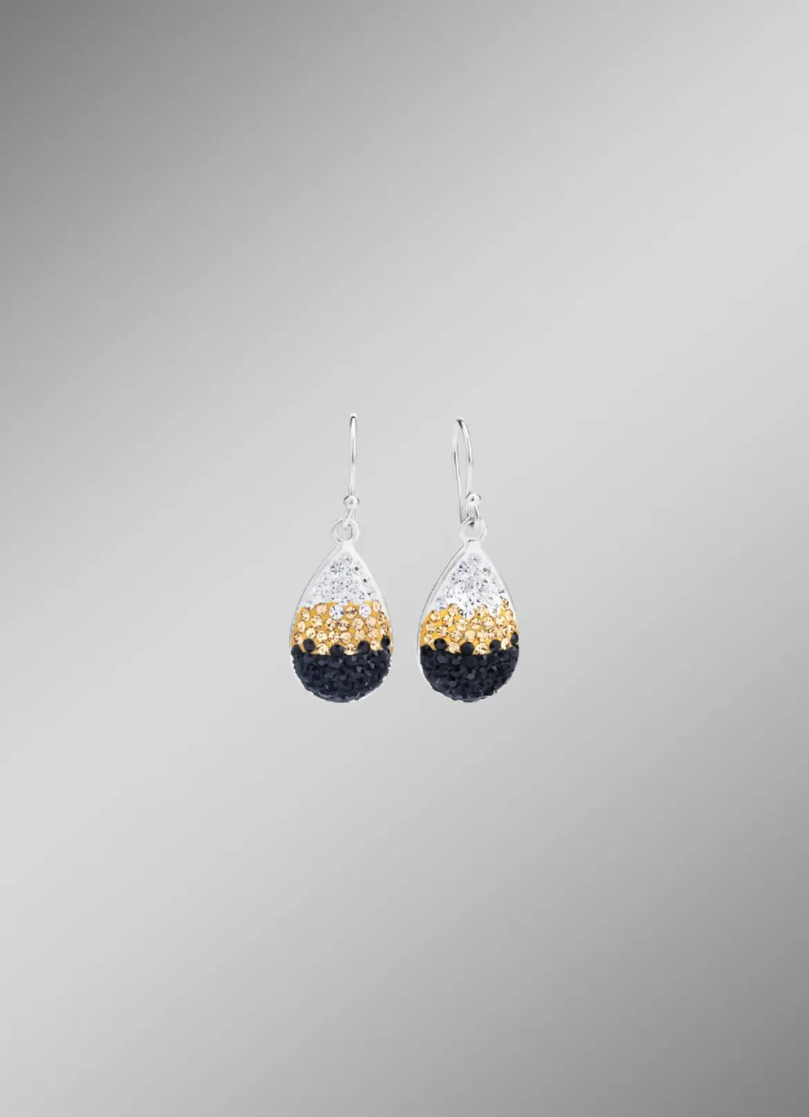 Funkelnde Ohrhaken mit Swarovski-Elements