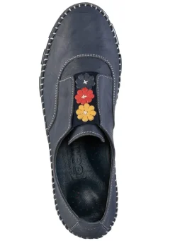 Gemini Slipper mit dezenter Knitter-Struktur und bunten Leder-Blüten