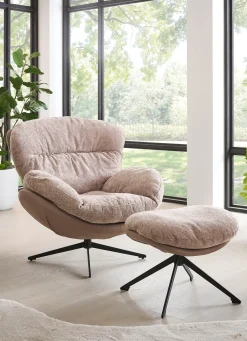 Gemütlicher Loungesessel mit Hocker