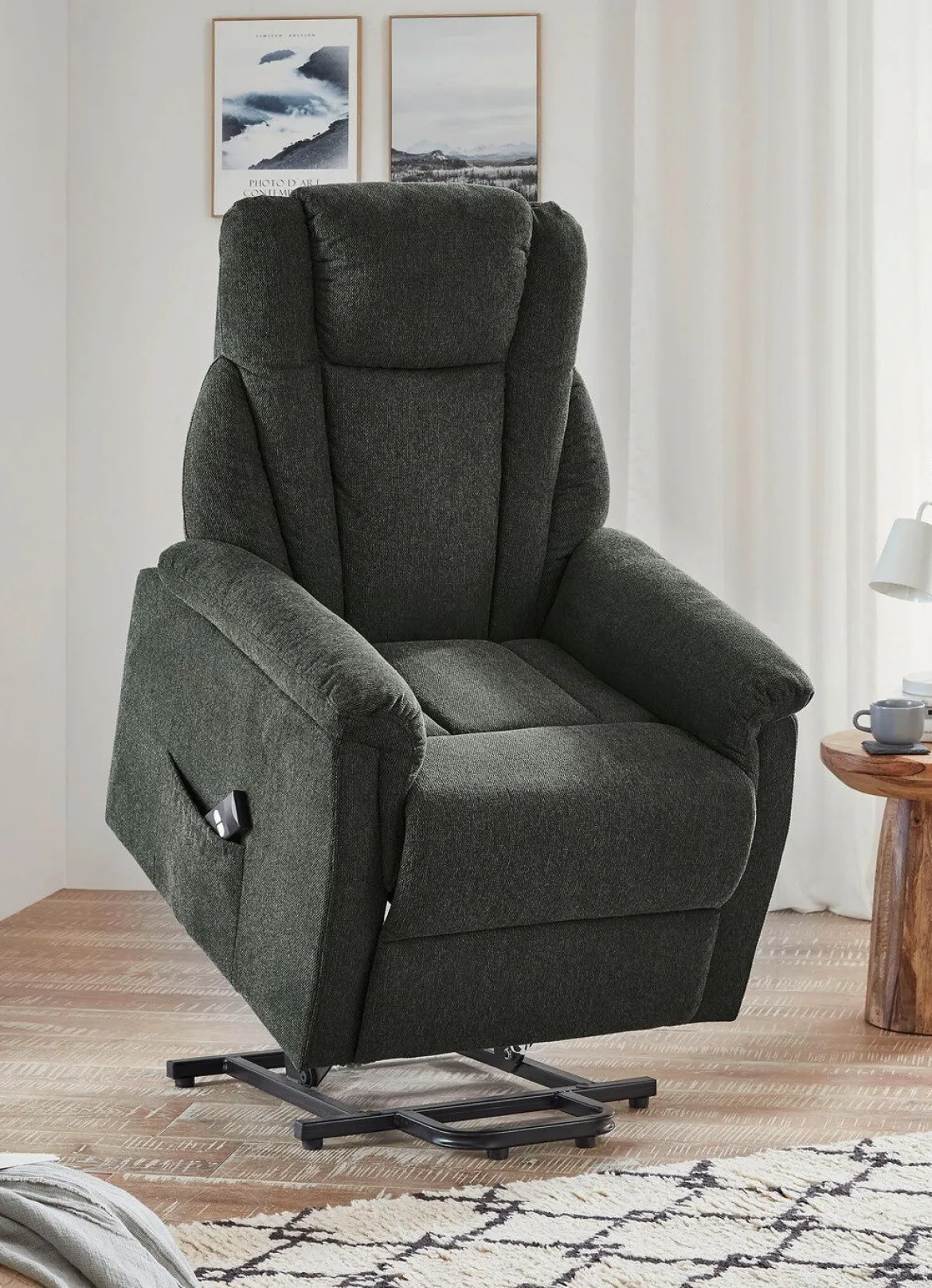 Gemütlicher TV-Sessel mit Motor und Aufstehhilfe