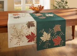 Herbstliche Tisch- und Raumdekoration mit aufwendigen Applikationen