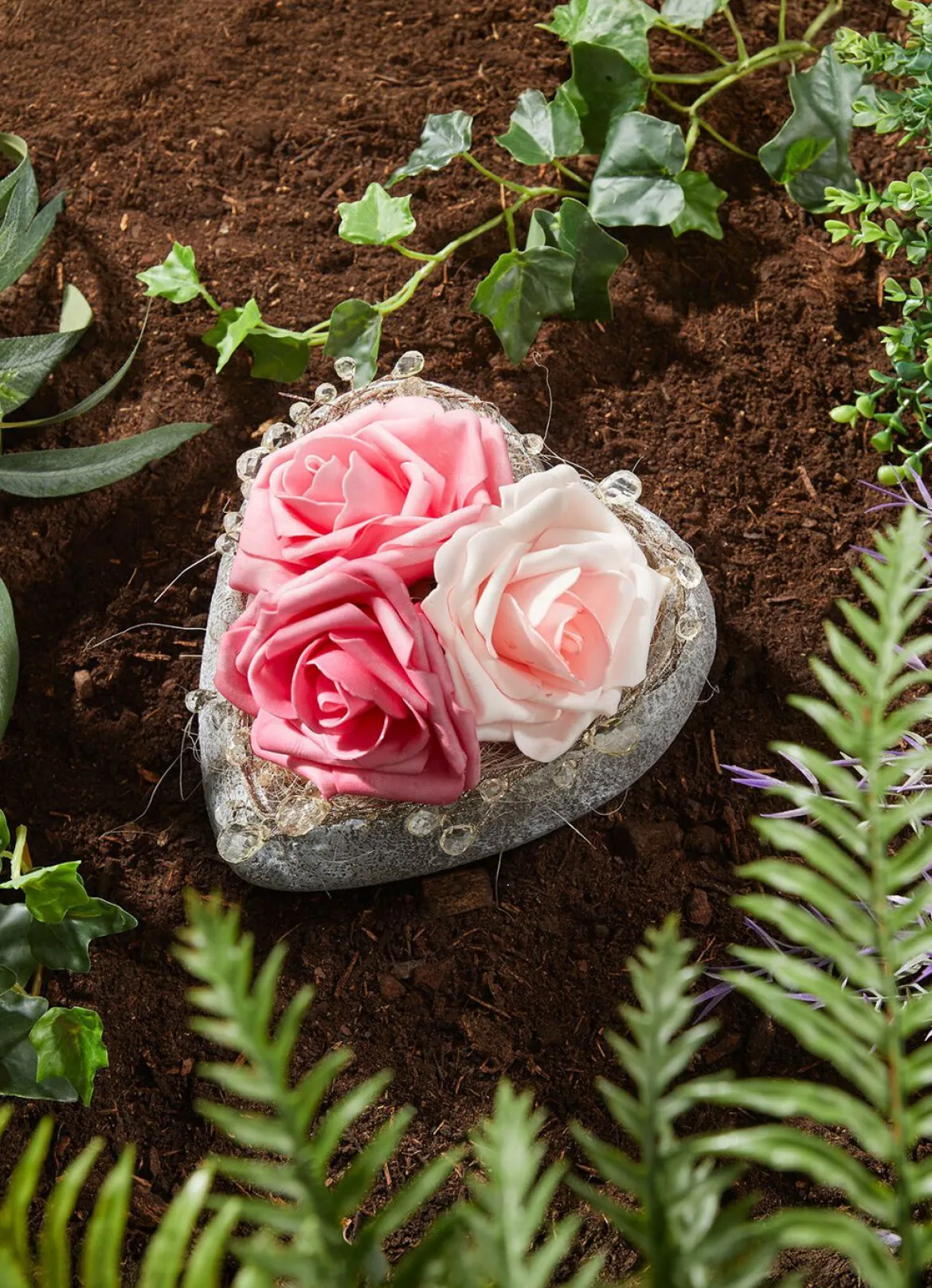 Herzschale mit 3 Rosen