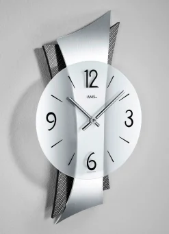 Hochwertige Wanduhr aus Messing mit geschwungener Rückwand