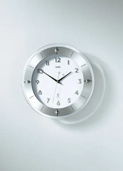 Hochwertige Wanduhr von AMS, aus facettiertem Mineralglas