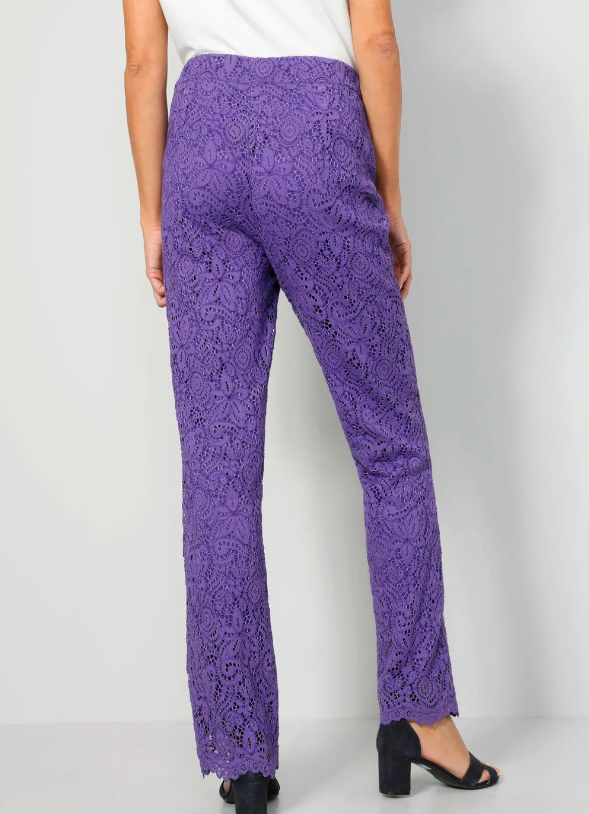 Hose aus floraler Spitze