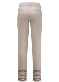Hose mit aufwendiger Stickerei im Ethno-Stil