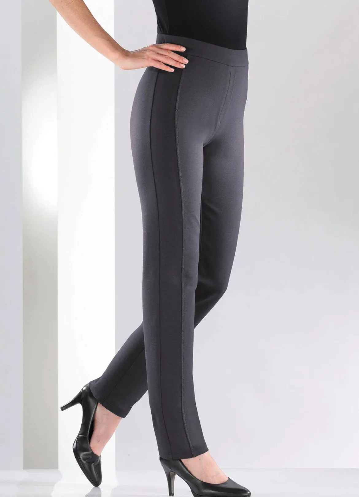 Hose mit figurgünstiger Teilungsnaht