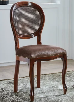 Italienische Sitzmöbel auf massivem Buchengestell