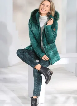 Jacke mit abnehmbarer Kapuze