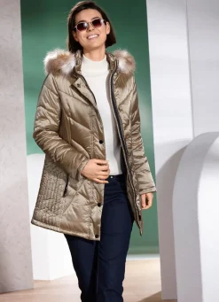 Jacke mit figurschmeichelnder Längssteppung seitlich