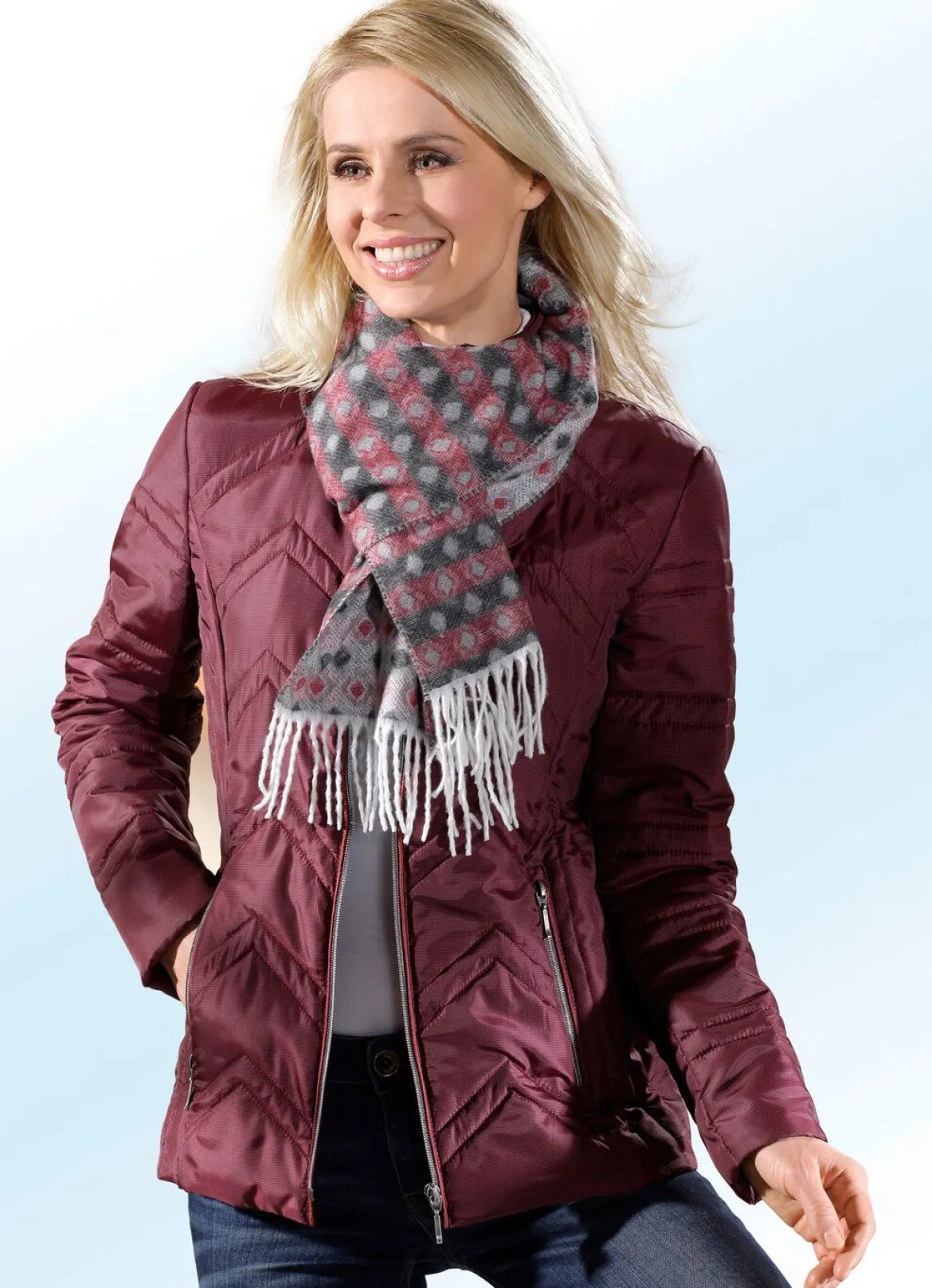 Jacke mit seitlicher Längssteppung