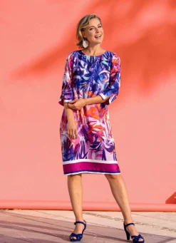 Kleid mit ausdruckstarkem Bordürendruck