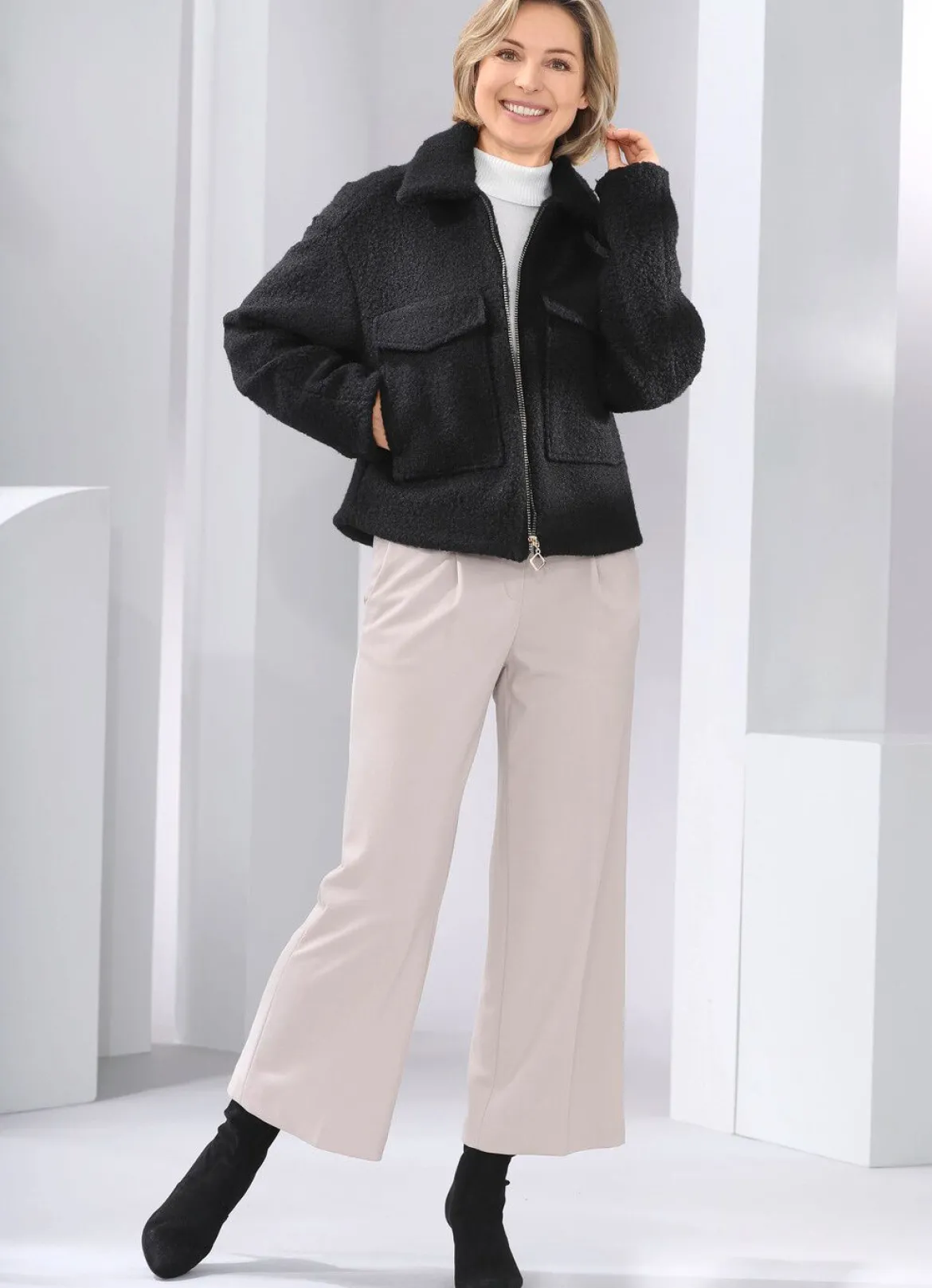 Knöchellange Hose mit weitem Bein