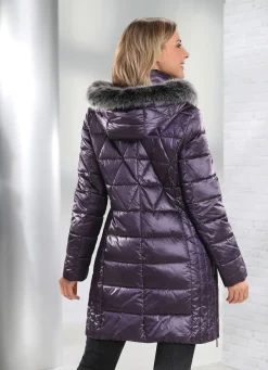 Kurzmantel mit Längssteppung seitlich