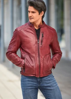 Lederkurzjacke mit perforierten Einsätzen