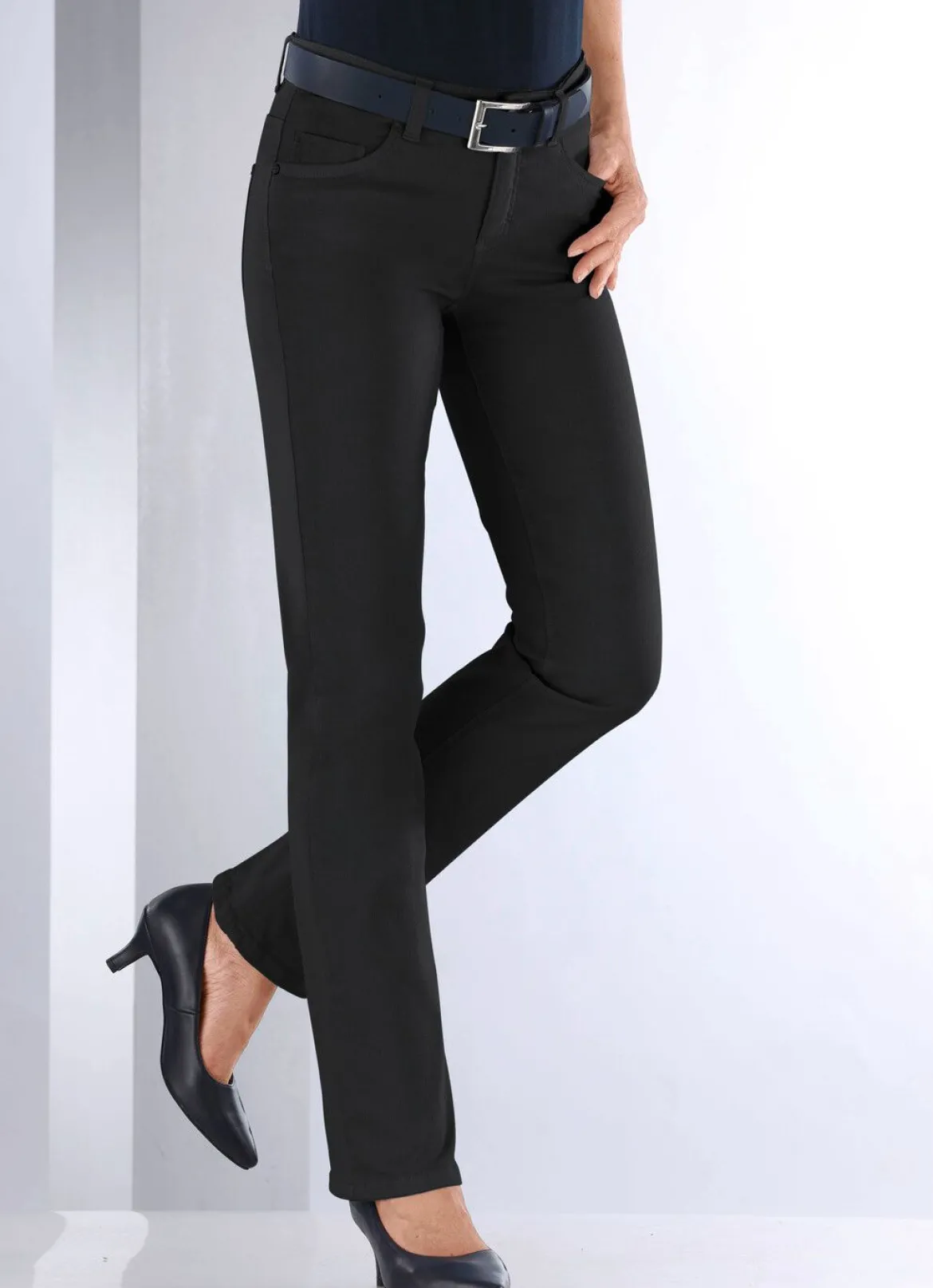 Magic-Jeans in 5-Pocket-Form