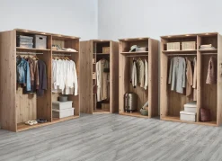 Moderne Kleiderschrank aus deutscher Herstellung