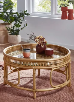 Moderner Couchtisch aus Rattanrohr