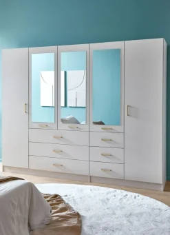 Moderner Kleiderschrank