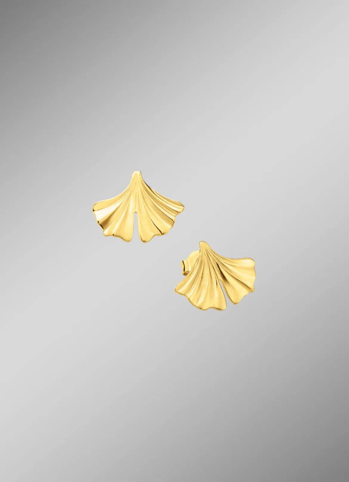 Natürliche Eleganz: Ohrstecker Ginkgoblatt