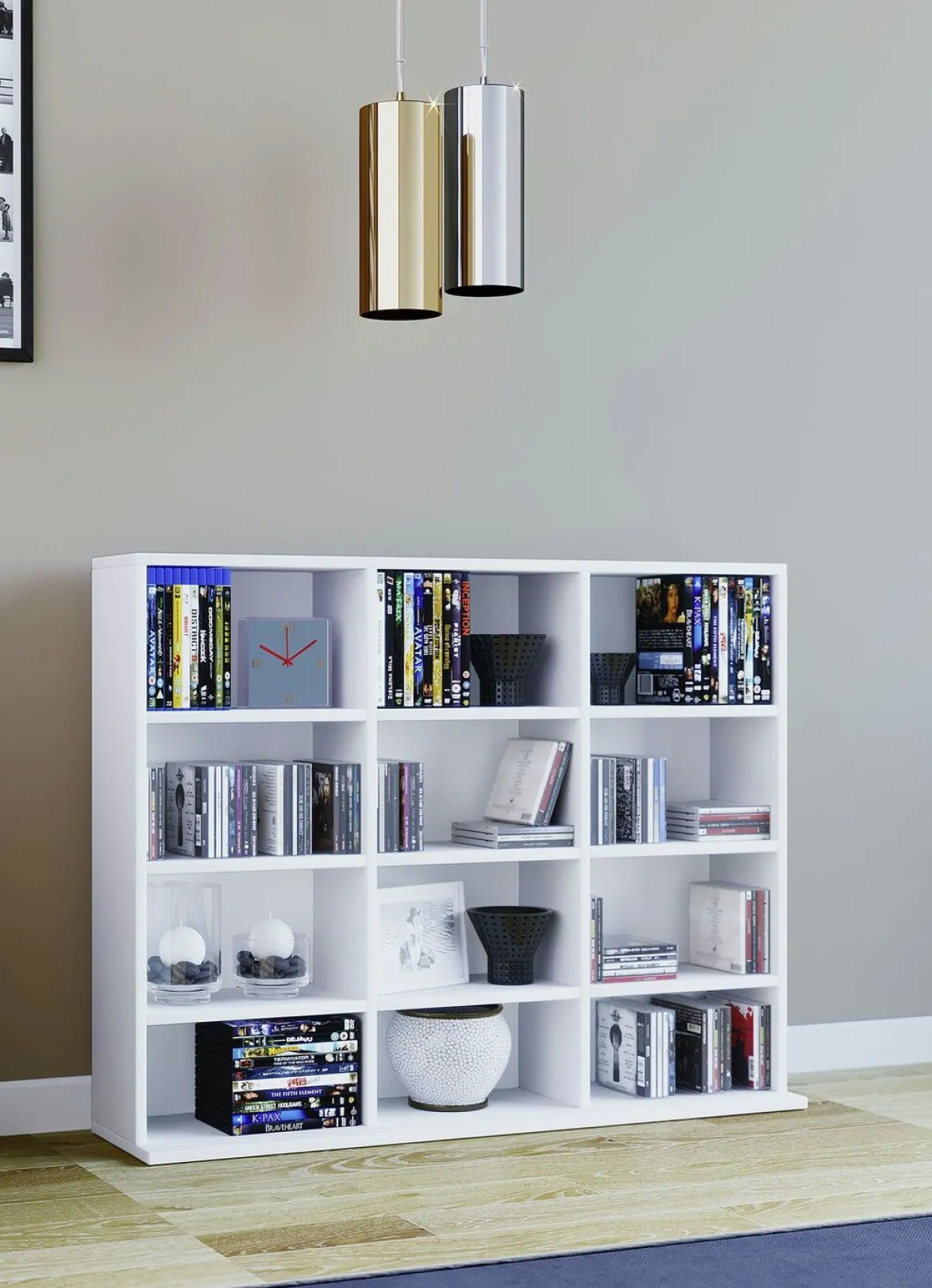 Regal aus Holzstruktur-Nachbildung