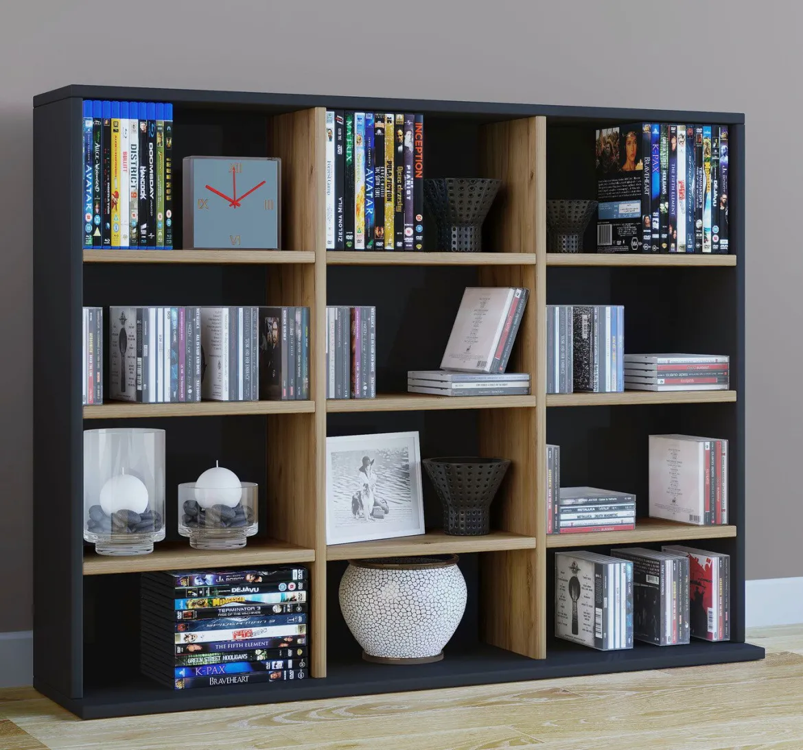 Regal aus Holzstruktur-Nachbildung