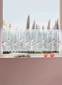 Romantische Fenster- und Türdekoration mit Stangendurchzug