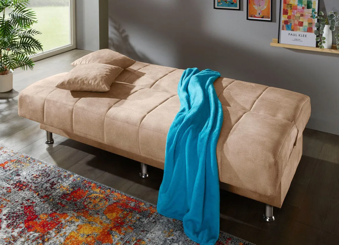 Schlafsofa mit Bettkasten und Dekokissen