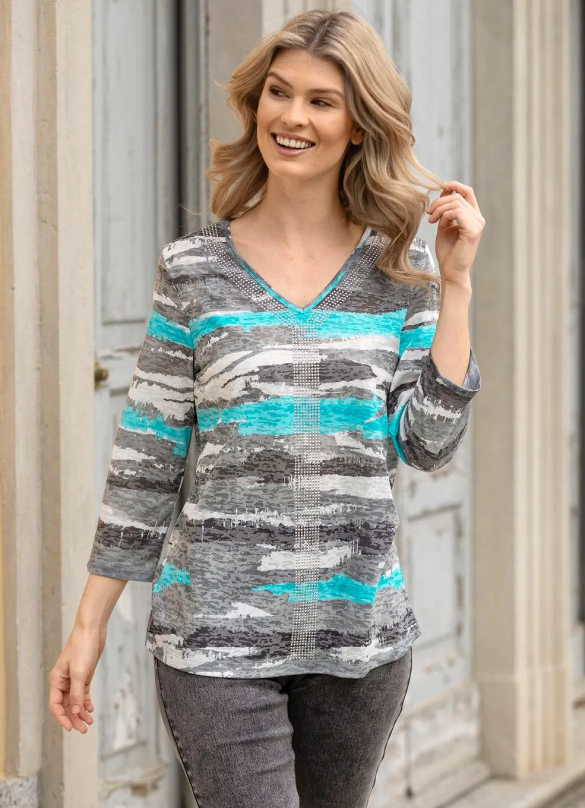 Shirt mit silberfarbenen Zierplättchen
