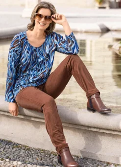 Shirt mit Strasszier im Vorderteil