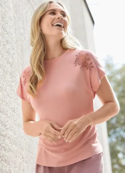 Shirt mit Tülleinsatz an der Schulterpartie