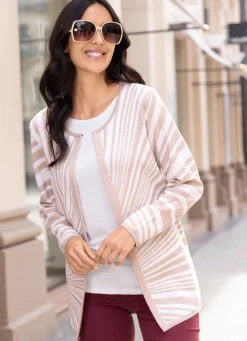 Strickjacke in Sonnenstrahlen-Dessin