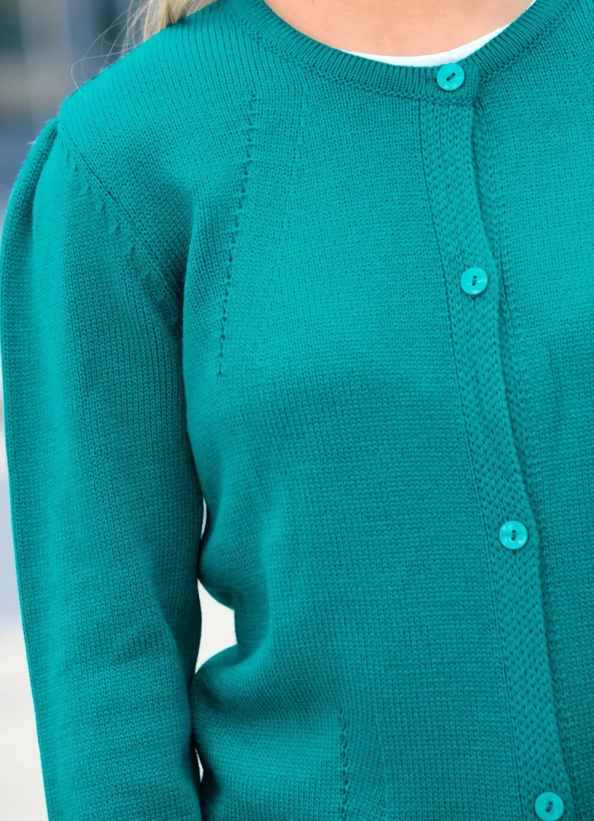 Strickjacke mit Raffungen