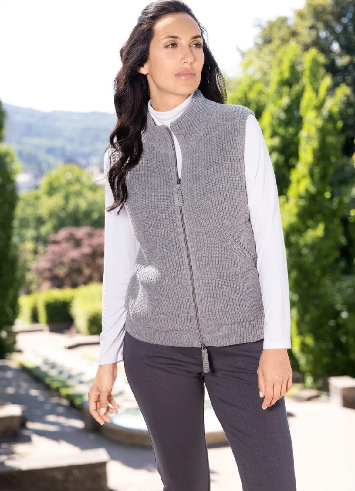 Strickweste mit Stehkragen