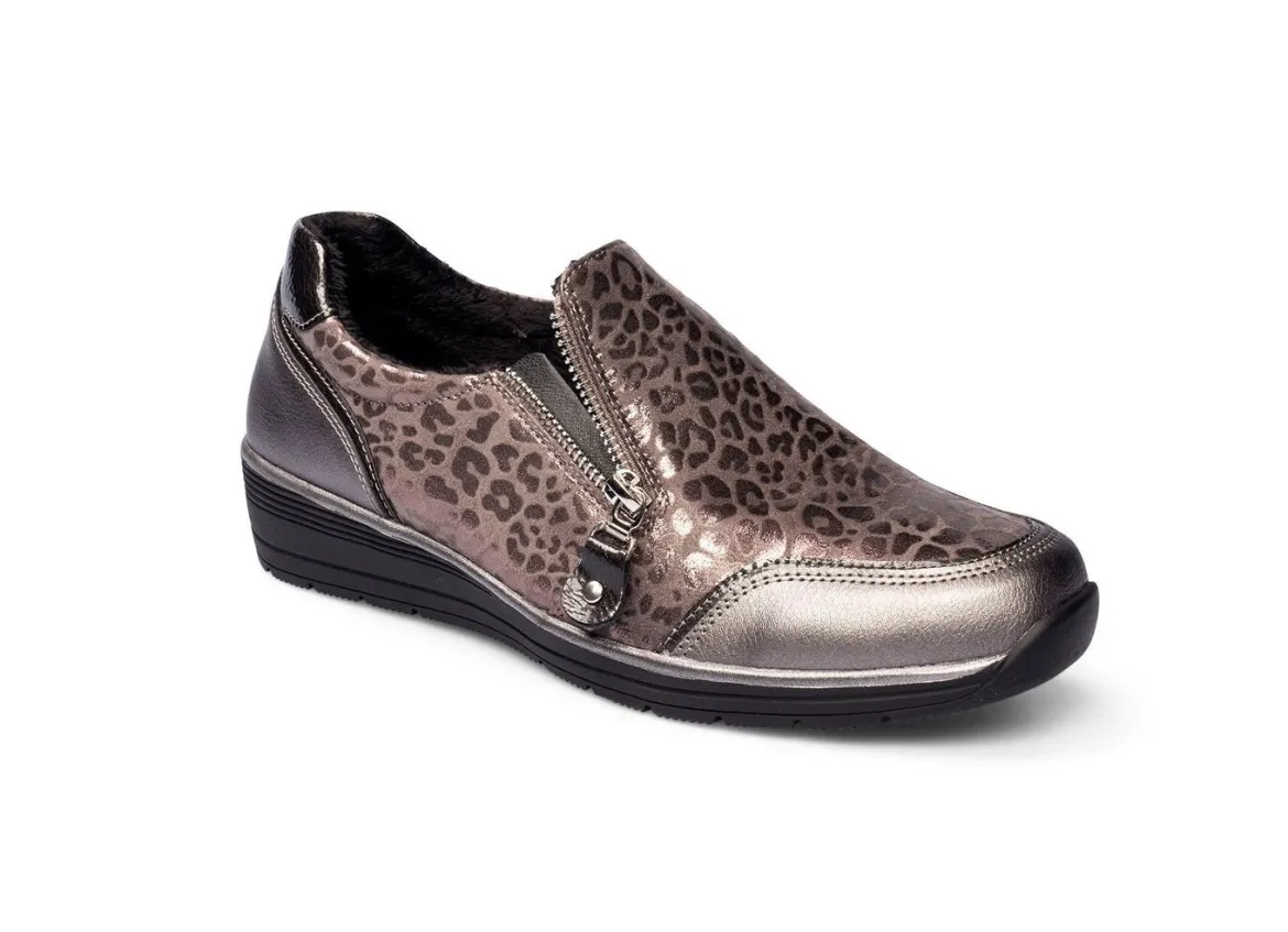 Stylischer Halbschuh im Leo-Look