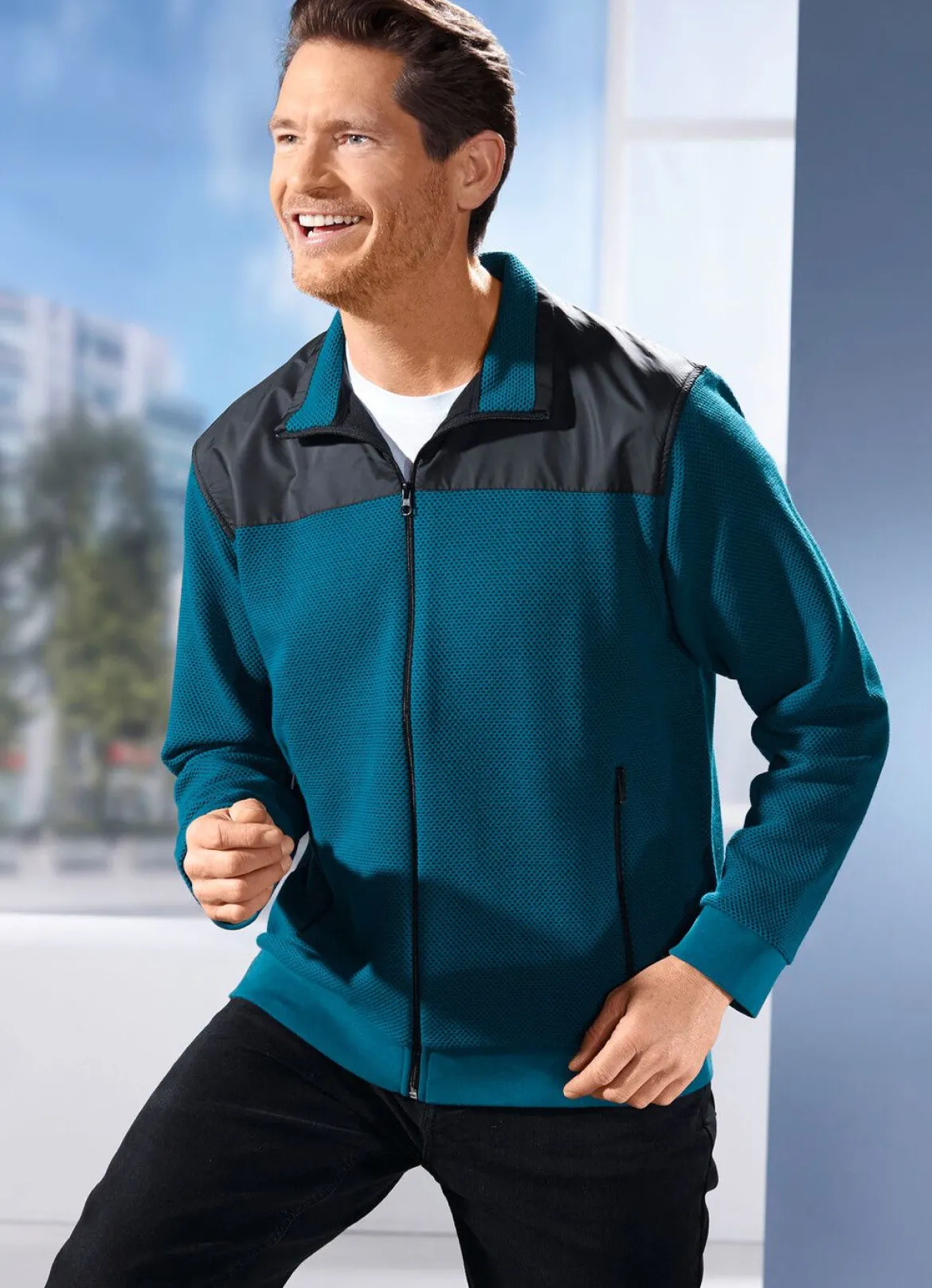 Sweatjacke mit Seitentaschen