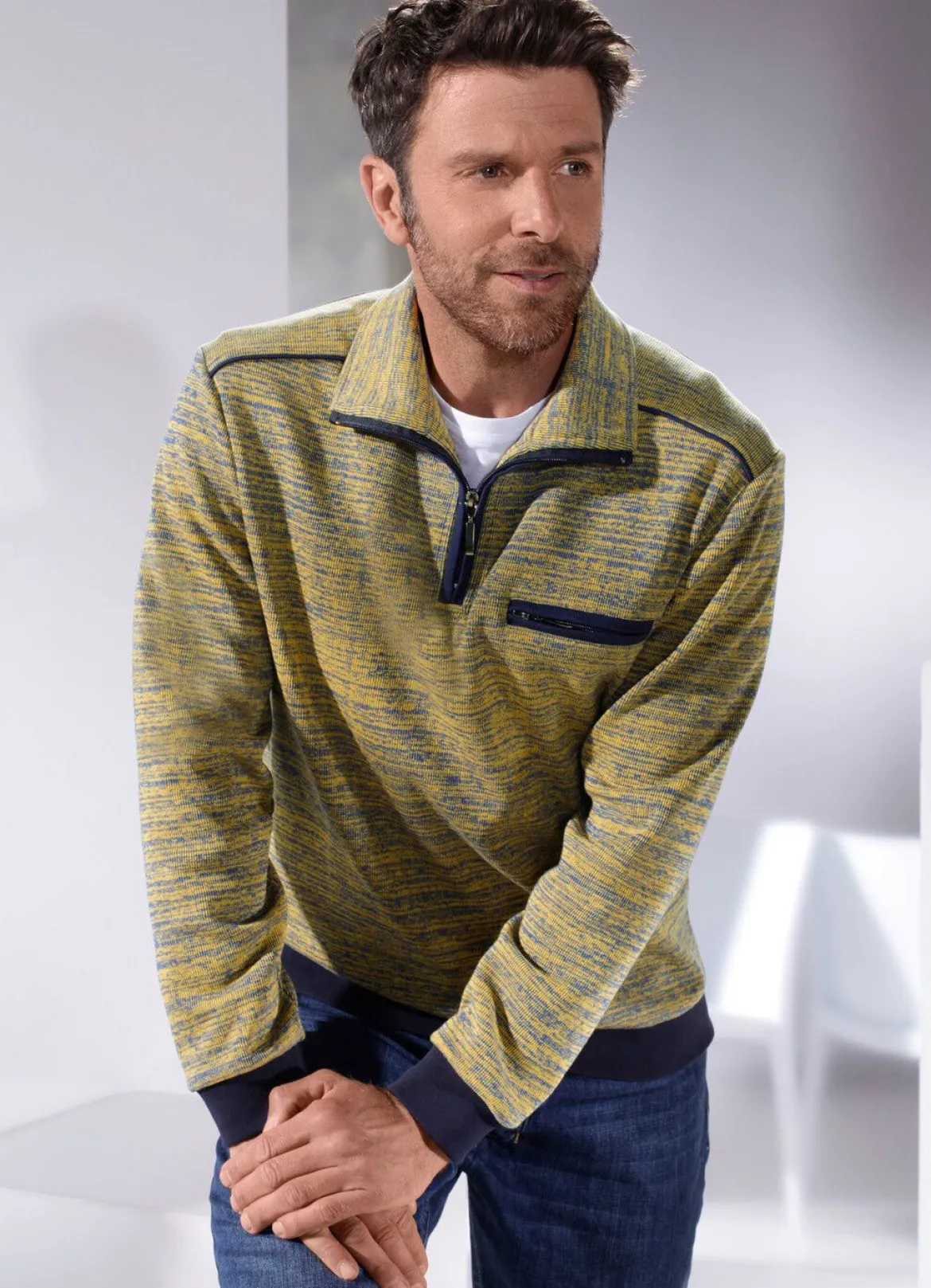 Sweatshirt