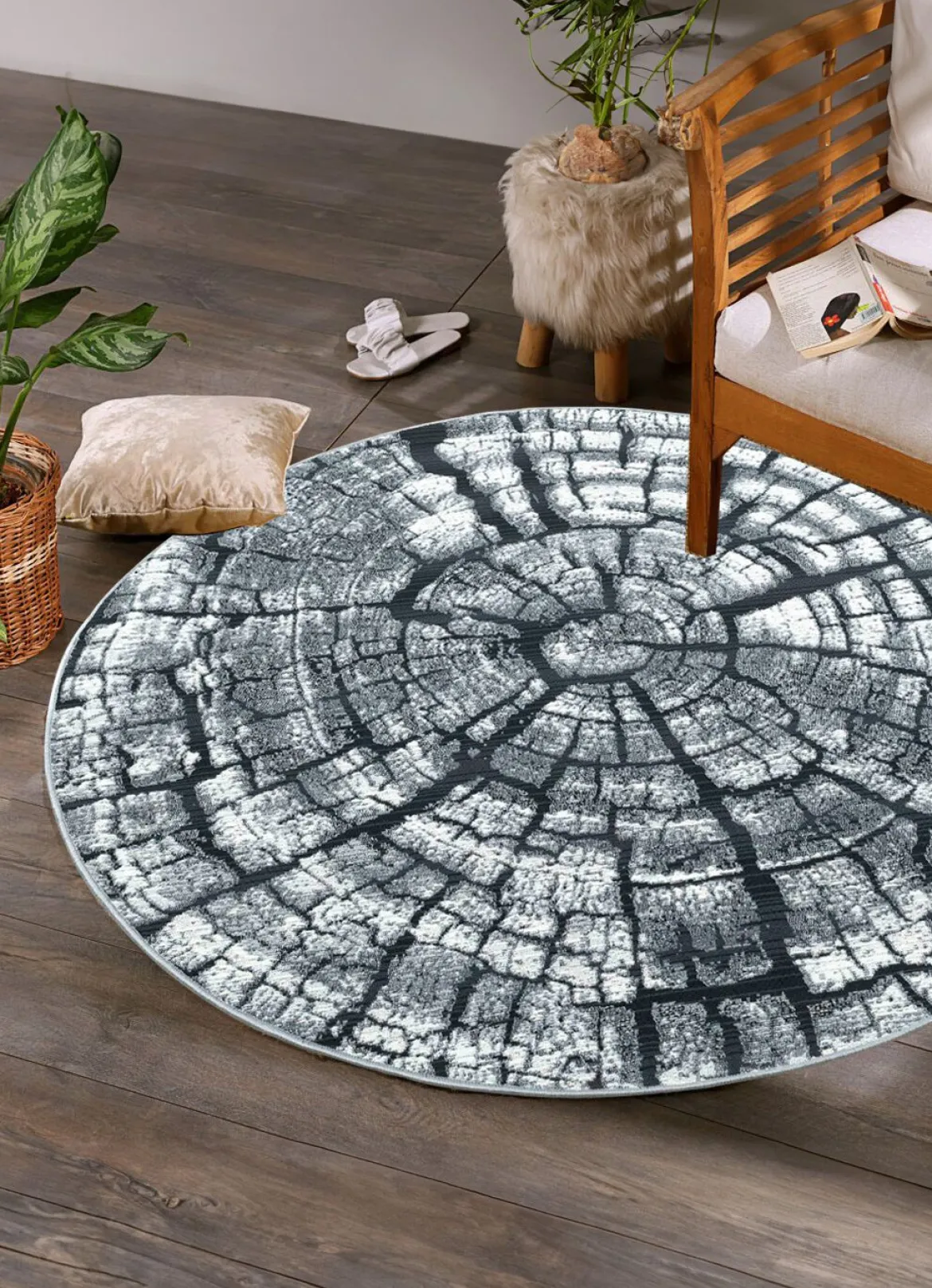 Teppich im naturnahen Baumstamm-Design