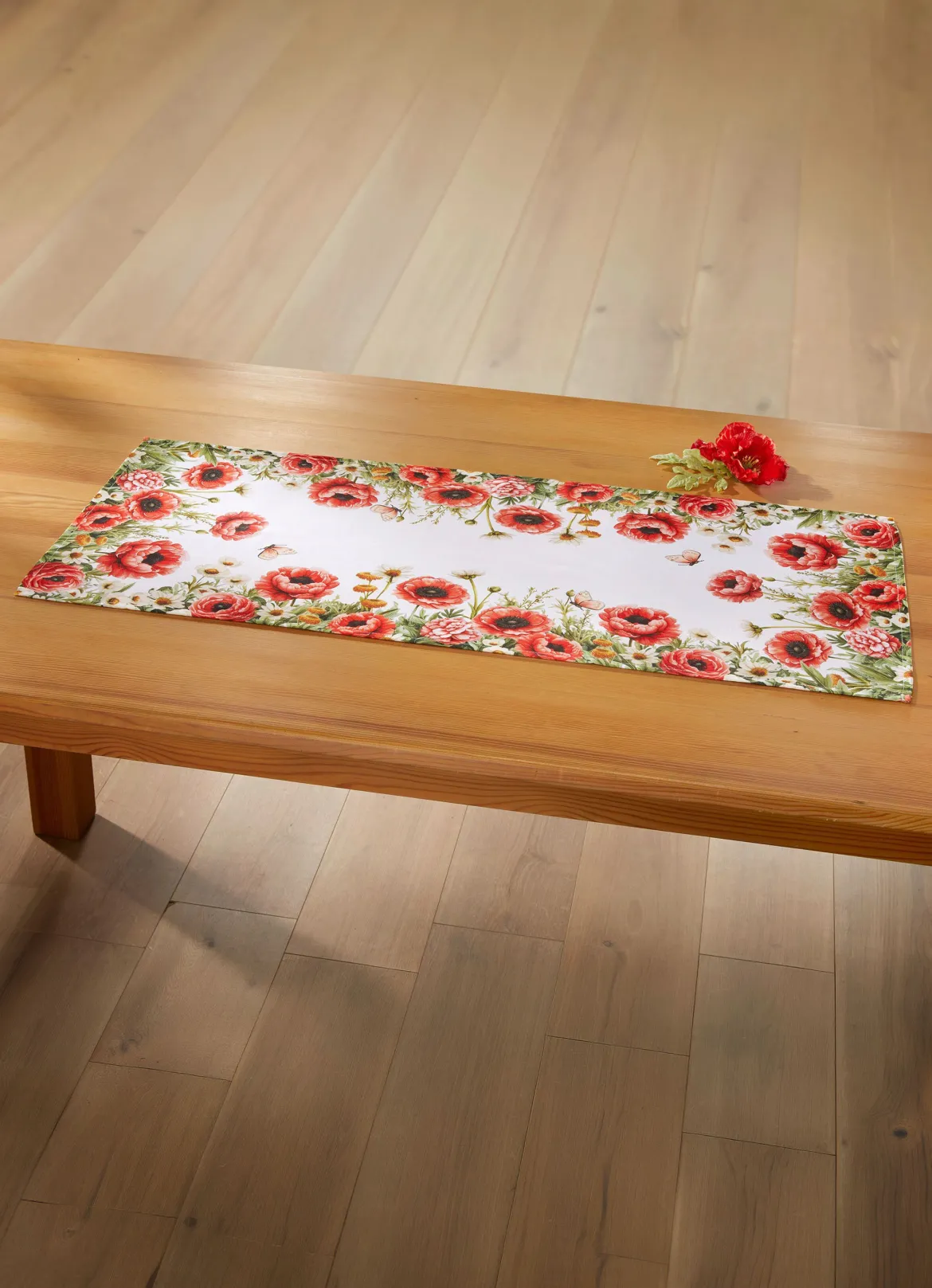 Tisch- und Raumdekoration mit Mohnblumen-Motiv